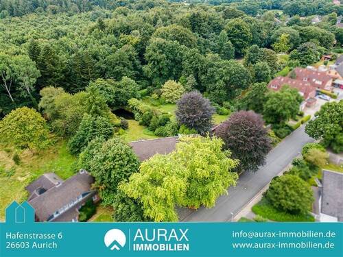 Luftbild - 8 Zimmer Mehrfamilienhaus, Wohnhaus in Aurich