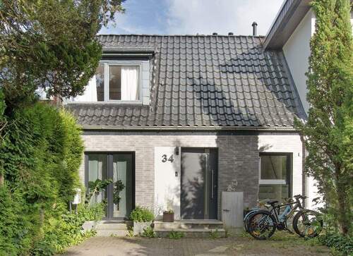 Ansicht von vorn - Modernisiertes 1-2 Familien Reihenhaus - Mit Feldblick in Langenhorn