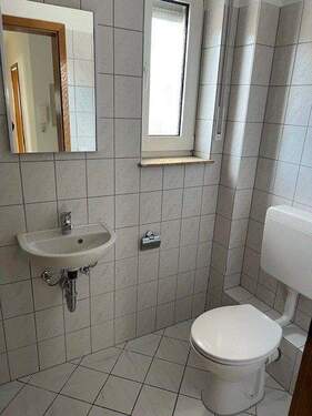 Gäste-WC.jpg - Etagenwohnung mit 84,00 m&sup2; in Aßlar zur Miete