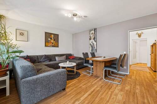 Wohnzimmer II - Etagenwohnung mit 82,00 m&sup2; in Berlin zum Kaufen