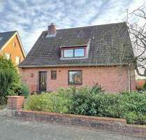 Gefunden in Itzehoe: Einfamilienhaus mit Einliegerwohnung