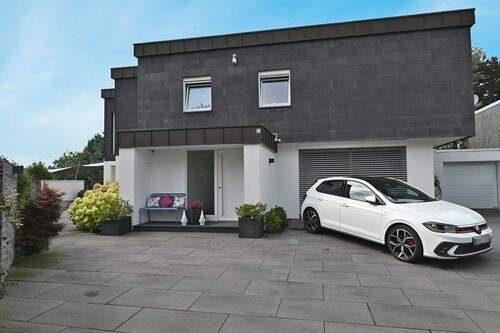 Vorderansicht - 7 Zimmer Einfamilienhaus zum Kaufen in Mülheim