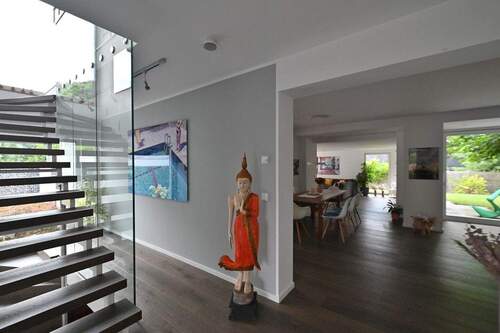 Entrée - Einfamilienhaus mit 399,00 m&sup2; in Mülheim zum Kaufen