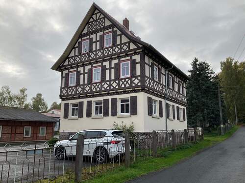 Seitenansicht - 8 Zimmer Mehrfamilienhaus, Wohnhaus zum Kaufen in Straufhain