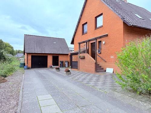 Ansicht Hof - 6 Zimmer Einfamilienhaus in Gandesbergen