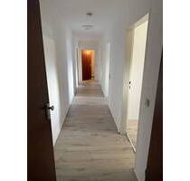 **Ohne Provision**Freie Wohnung im Erdgeschoss, 4 Zimmer, Garage, Keller und, und... und - Dieburg