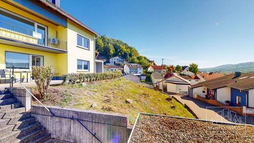 EG - Terrasse - Vorgarten - 