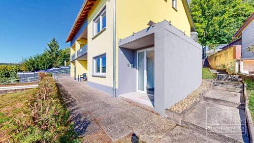 EG - Terrasse - Vorgarten - Eingang Einliegerwohnung - 