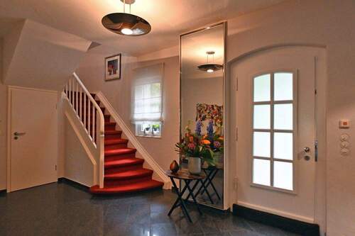 Entrée - Einfamilienhaus mit 242,00 m&sup2; in Essen zum Kaufen