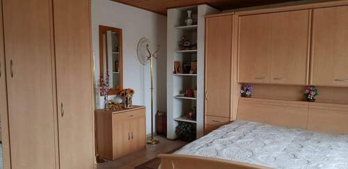 Schlafzimmer EG - 