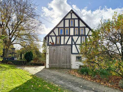 Zufahrt zum Grundstück - 