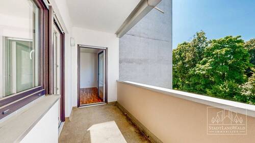 Balkon mit Blick ins Grüne - 