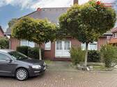 Nordansicht Straße - 6 Zimmer Mehrfamilienhaus, Wohnhaus zum Kaufen in Quakenbrück