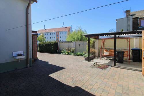 Sitzecke im Hof - 