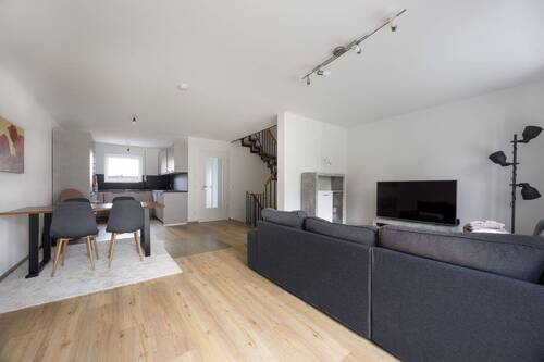 Wohn & Essbereich weitere Perspektive - 5 Zimmer Reihenmittelhaus in Landshut