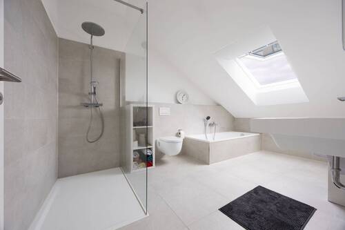 Badezimmer DG - 