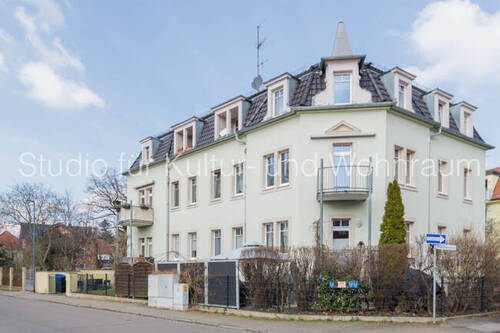 Blick auf das Haus - 3 Zimmer Etagenwohnung zum Kaufen in Radebeul