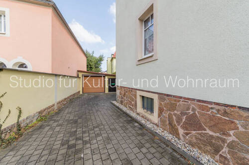 Eingang zum Grundstueck - 