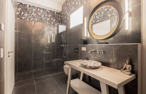 Bad mit bodengleicher Dusche - 