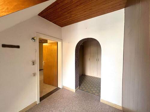 Flur - 8 Zimmer Mehrfamilienhaus, Wohnhaus in Forchheim