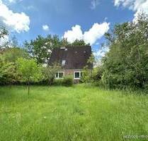 Mönkeberg strandnah und ruhig: Großes Baugrundstück (770 qm) mit Altbestand in bevorzugter Lage