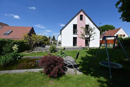 Gepflegtes Grundstück - Einfamilienhaus mit 146,00 m&sup2; in Freystadt zum Kaufen