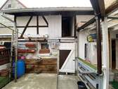 Hof mit Schuppen - 