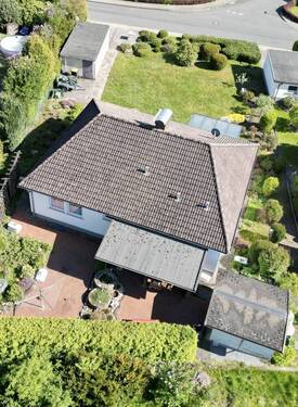 Luftbild - Bungalow in begehrter Lage - 239.000,00&nbsp;EUR Kaufpreis, ca.&nbsp; 102,30&nbsp;m&sup2;&nbsp;Wohnfl&auml;che