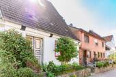 Straßenansicht - Flensburger Juwel für Visonäre - Denkmalgeschütztes Kapitänshaus mit Hinterhaus in der St. Jürgen Straße