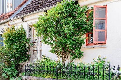 Eingang - 7 Zimmer Mehrfamilienhaus, Wohnhaus zum Kaufen in Flensburg