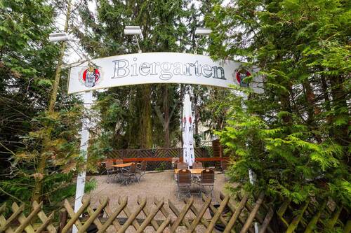 Eingang Biergarten - 