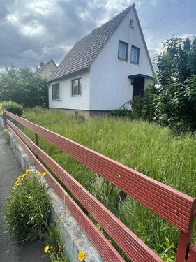 Bild 1 - Kleines freistehendes Einfamilienhaus mit großem Grundstück in bester Lage in Hofgeismar
