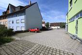 Parken im Innenhof - Gewerbeobjekt (Büro, Produktion, Verkauf) in Neumarkt zum Kaufen