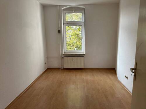 Zimmer 1 - 3 Zimmer Etagenwohnung in Halle (Saale)