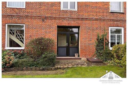 Nebeneingang_Wohnhaus - 