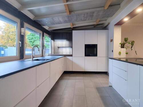 Hochwertige Einbauküche Erdgeschoß Wintergarten - Einfamilienhaus mit 228,00 m² in Philippsburg zum Kaufen