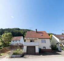 Flexibles Wohnhaus mit 2 Wohnebenen, Balkon & Entwicklungspotenzial in Nusplingen