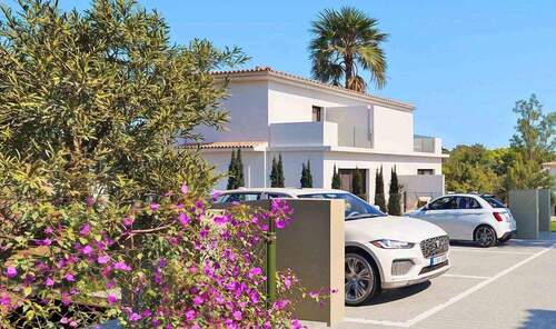 Praktischer Parkplatz - 