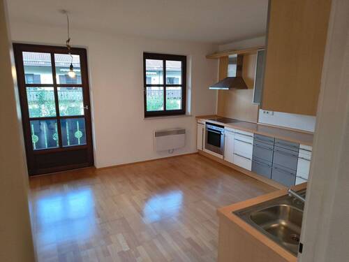 Wohnküche mit Zugang Balkon - 