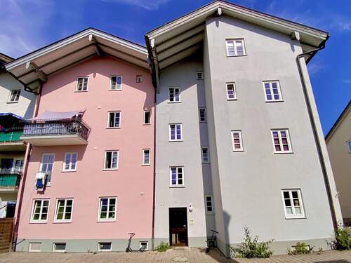 Hofansicht - 2 Zimmer Mehrfamilienhaus, Wohnhaus in Bad Tölz