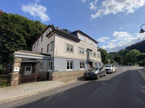 Straßenansicht Nordwestseite - 1 Zimmer Mehrfamilienhaus, Wohnhaus zum Kaufen in Friedrichroda