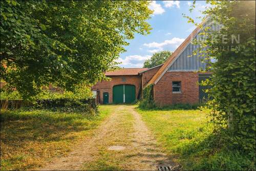 Rechte Auffahrt - Grundstück in Hagen