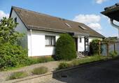 Hausansicht - Einfamilienhaus in Hameln Hastenbeck mit Pool und Sauna auf Eigentumsgrundstück