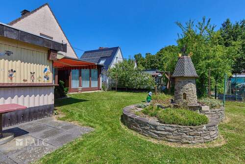 Garten Rückansicht zum Haus - 