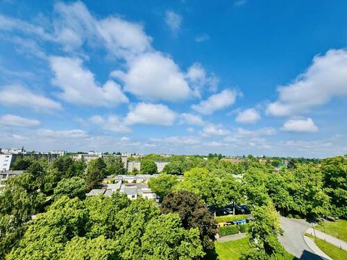 Blick - Exklusive Dachgeschosswohnung mit großer Terrasse & Blick über Berlin inkl. 2 PKW-Stellplätzen