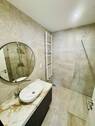Bad mit Dusche - 