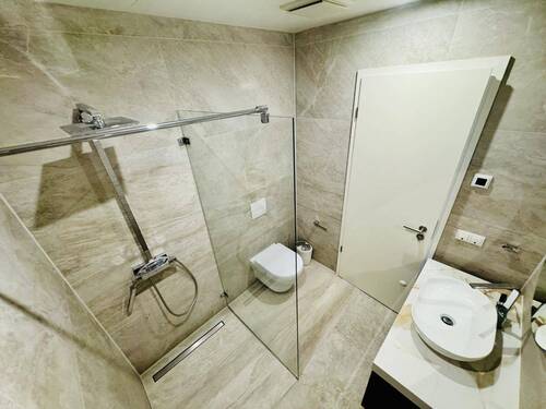 Bad mit Dusche - 
