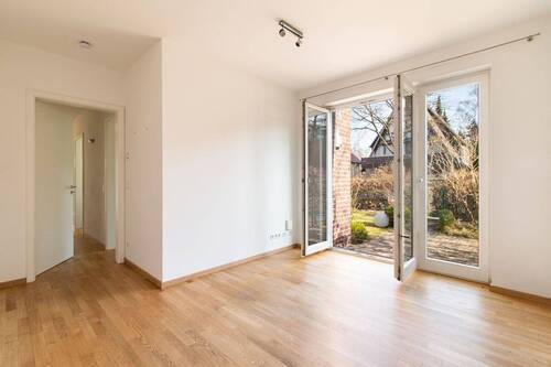 Schlafzimmer mit Austritt auf die Terrasse - 