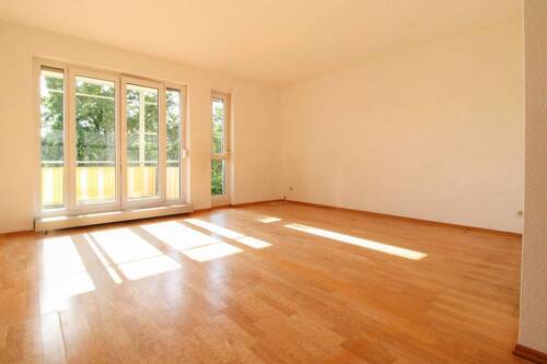 Wohnzimmer - 4 Zimmer Einfamilienhaus zum Kaufen in Karlsruhe