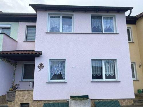 Straßenseite Hauseingang - 4 Zimmer Reihenmittelhaus zum Kaufen in Gotha